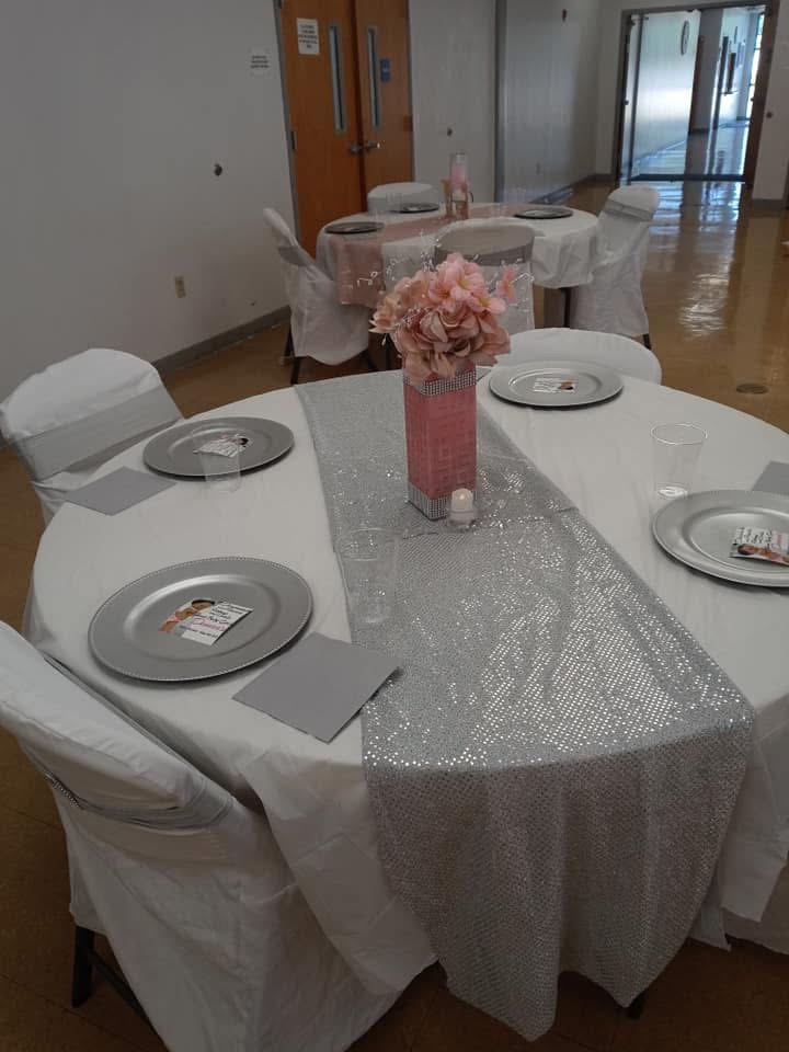 Gift & Display Table